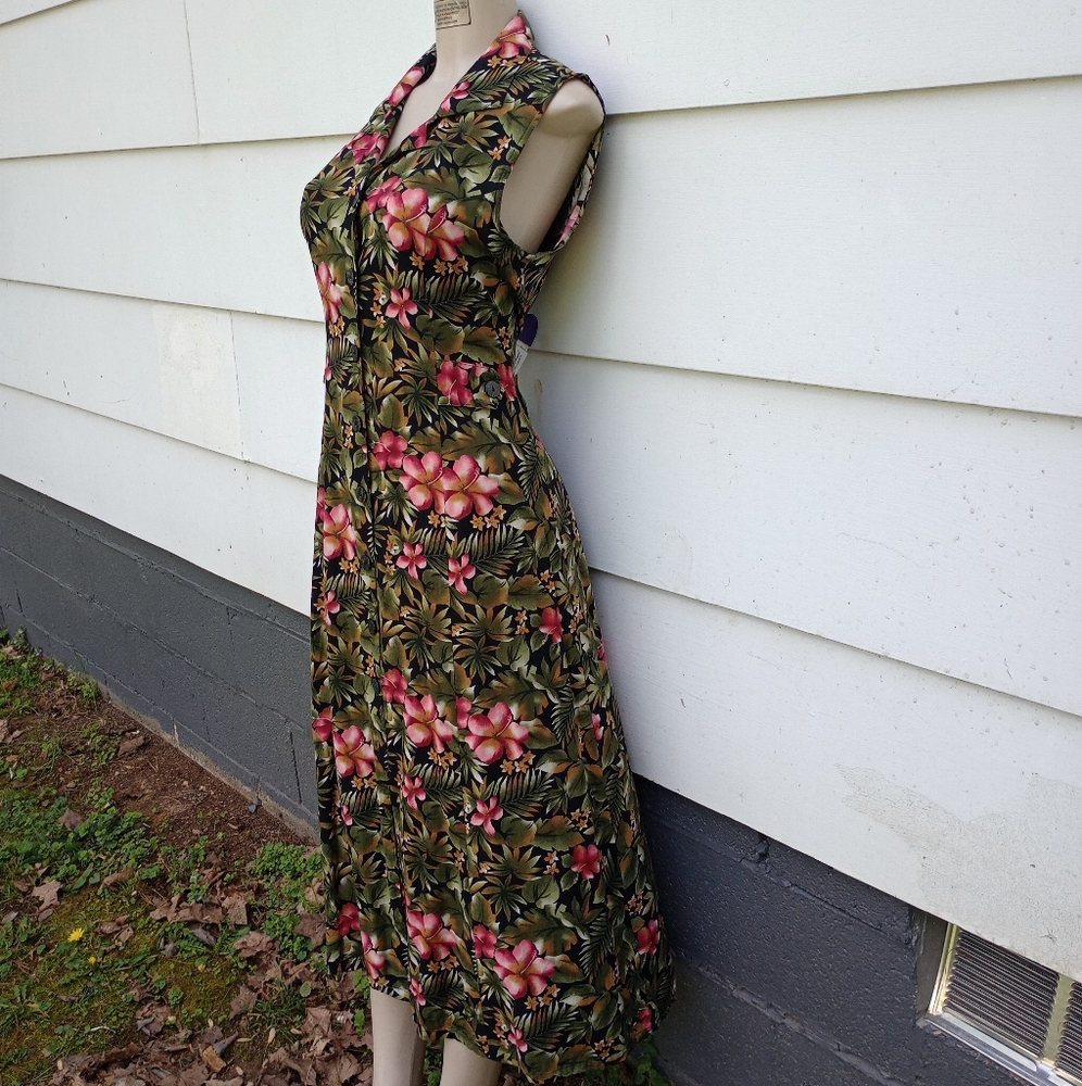 Vintage Floral Cut Out Back Dress